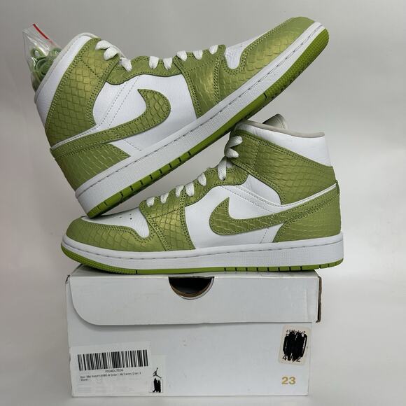 Nike Air Jordan 1 Mid WMNS SE “Green Python” - Picture 3 of 6